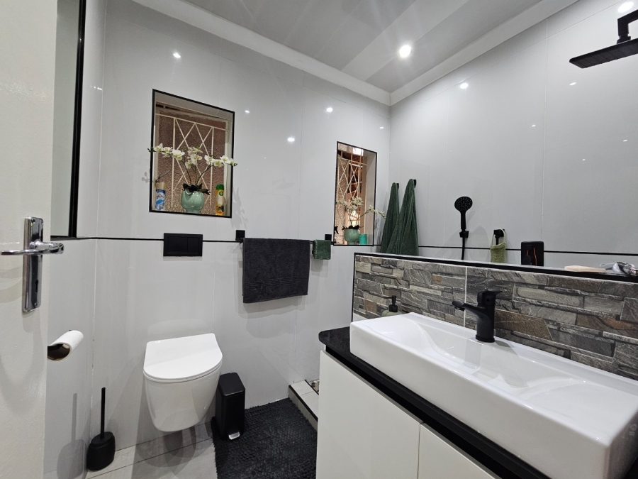 3 Bedroom Property for Sale in Vaalpark Free State